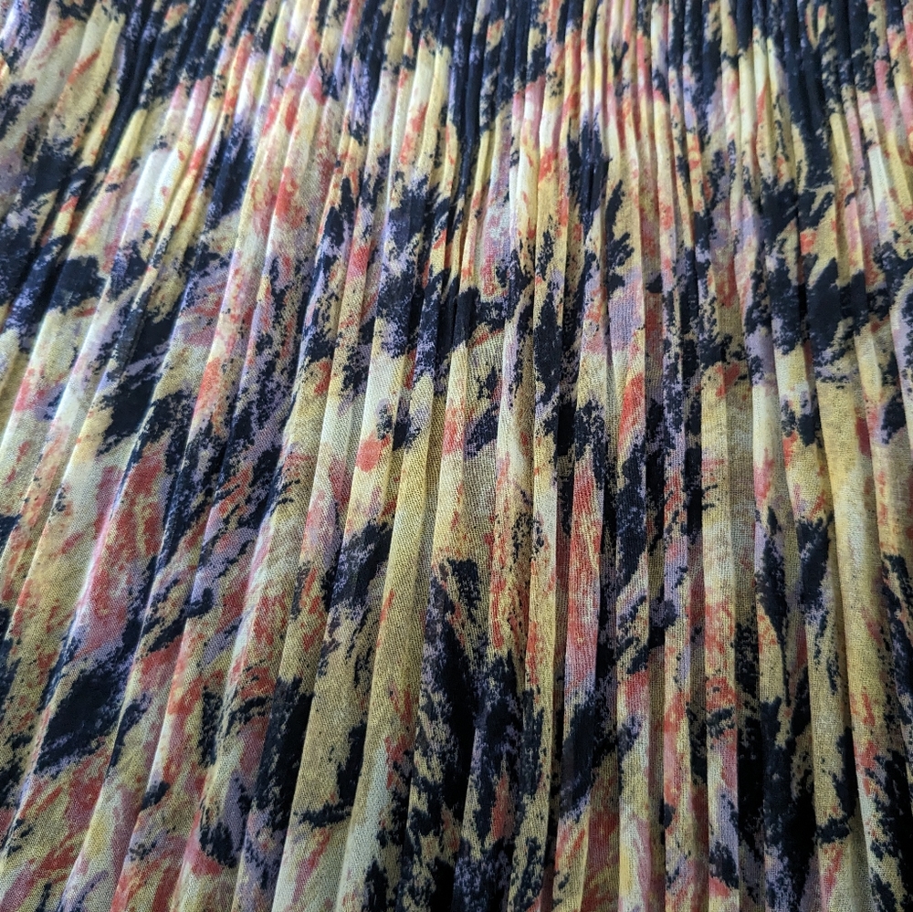 Multi Color Skirt - Picture 2 of 4